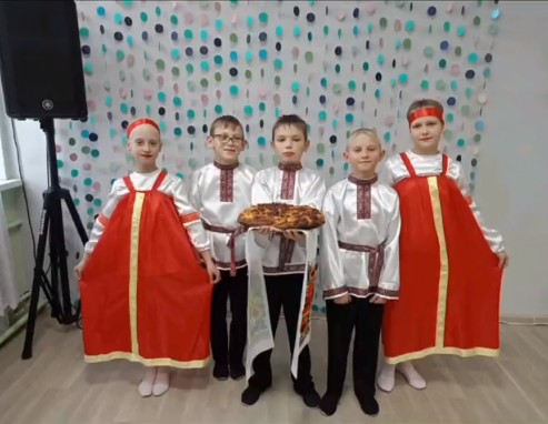 Фестиваль "Танцевальная палитра" в рамках школьного проекта "Живи в веках, моя Россия".